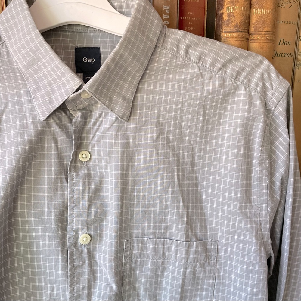 GAP Gray check button down shirt